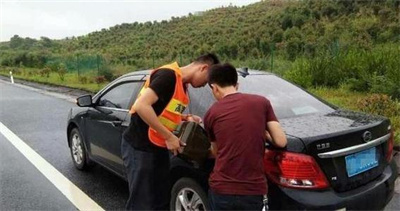 多伦永福道路救援